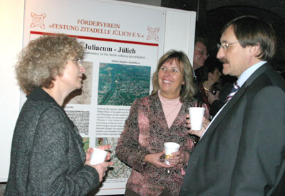 Der MinervaPreisträger 2002, Präses Dr. Klaus Eberl, mischte sich unter die Gäste.