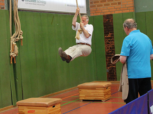 Manchmal hängt auch ein Bürgermeister in der Luft, um Champion des Nordviertels zu werden.