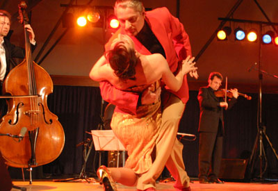 Tango als erotische Verbindung von Musik und Tanz