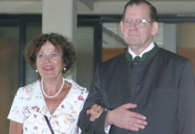 Warten auf den Auftritt: Inge Duwe und Peter J. Reichard.
