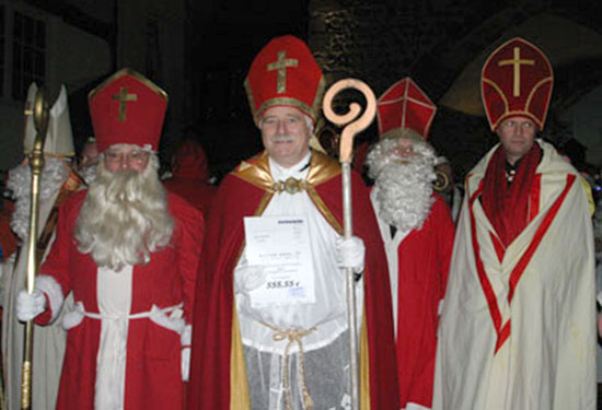 Der Bürgermeister als Nikolaus 2006