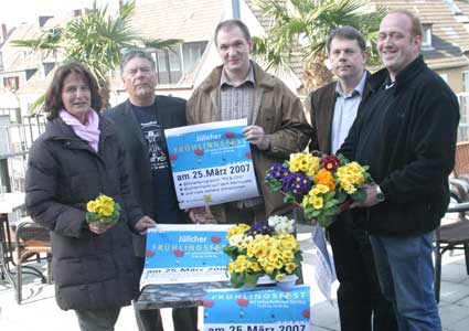 Noch mehr Blumen versprechen die Organisatoren des 2. Frühlingsfestes in der Jülicher City am Sonntag, 25. März