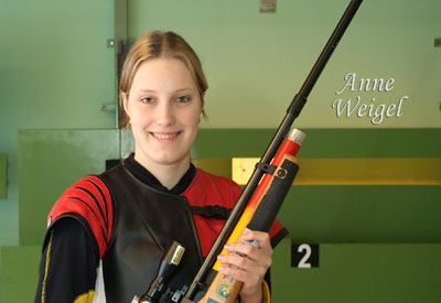 Anne Weigel ist wohl eine der erfolgreichsten Sportlerinnen aus dem Kreis Düren. Bei den Weltmeisterschaften der Sportschützen in Zagreb errang die 19-jährige zwei Weltmeister- und einen Vize-Titel.