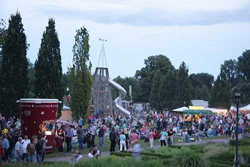 Ein wirkliches Zuschauer-Magnet ist der Flammenzauber in Jülich