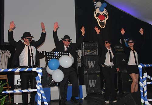 &quot;Hände hoch&quot; mit den Fuss n Friends Blues Brothers