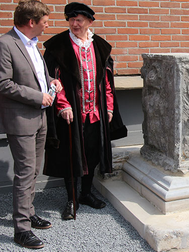 Bürgermeister Fuchs im Gespräch mit Wilhelm V. 