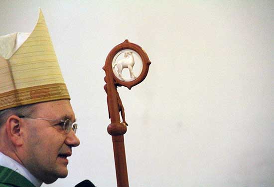 Bischof Helmut Dieser und sein bildliches Credo als erste Hirte im Bistum Aachen.