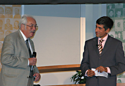 Träger des Zukunftspreises 2006, Prof. Dr. Peter Grünberg  (l.)ist ebenfalls ein "Gewächs" des Forschungszentrums.