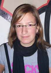 Caroline: „Das Kuba bedeutet für mich meine Standard-Wochenendbeschäftigung und ein Treffpunkt, das heißt, man kann hingehen und trifft immer jemanden, mit dem man sich, mehr oder weniger, nett unterhalten kann.“