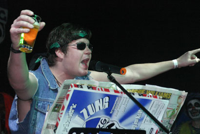 Bernd "Pflaumen" Flücken durfte vor der Bütt…