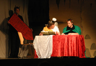 Hier scheiden sich die Geister - die Pforte zu Himmel und Hölle.