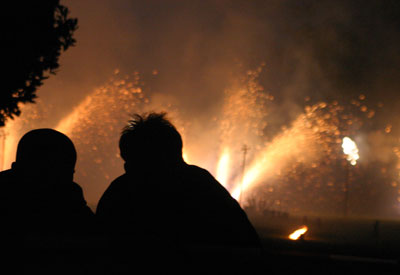 Menschen im Lichterglanz 