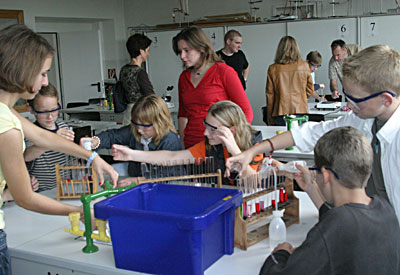 Bei der Overbacher Kirmes ist Forschung ein Kinderspiel