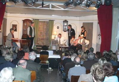 Offen brechen die Rivalitäten der Erbengemeinschaft zu Tage. 