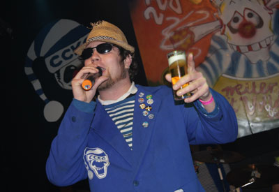 Zum Pflaumen flücken braucht der Flücken nur "ein" Pils