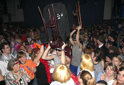 Brachten gleich ihre eigenen Stühle mit: Die Buttlers…