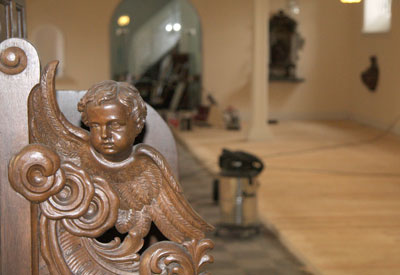 Der Engel wacht über die Renovierungsarbeiten in St. Martinus Stetternich