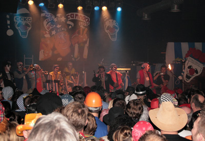 Vorhang auf und Bühne frei