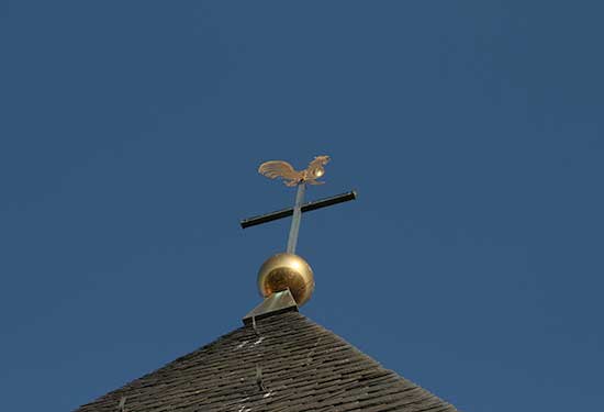 Der Wetterhahn zum Greifen nah