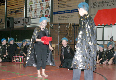 Sie üben noch - wir stellen uns jetzt alle einen großen grauen Elefanten vor…