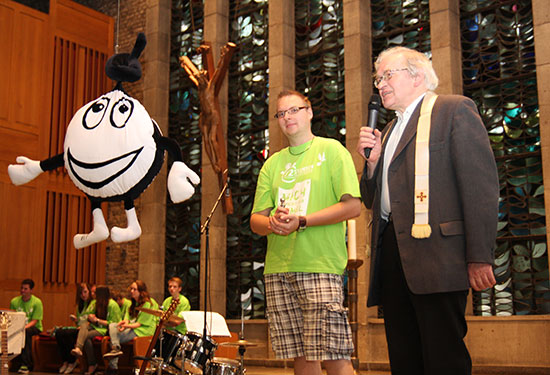 Regionaldekan Hans Doncks begrüßte die 72-Stunden-Akteure in der Marienkirche.