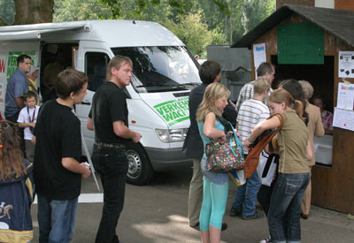 Schlangestehen für den Wechselkurs: Die Overbacher Märkchen