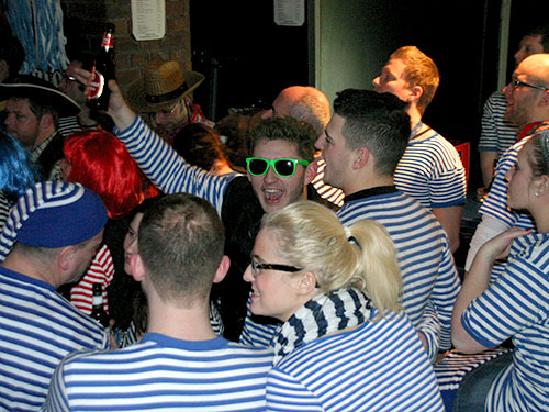 Grün zu blau-weiß?