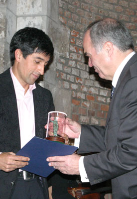 …und den MinervaPreis, die Replik der 10,2 cm hohen Bronzefigur der römischen Göttin, die bei Kirchberg gefunden wurde.